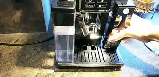 Чистка и декальцинация в Nespresso Essenza Plus